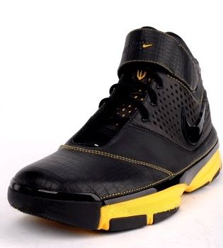 Kobe Bryant basketball shoes pictures: Nike Zoom Kobe II (2) black and yellow picture 2