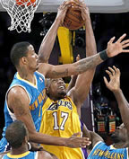click for Lakers 2011 Playoff pictures (LA Daily News), Western Conference First Round vs. New Orleans Hornets Game 2