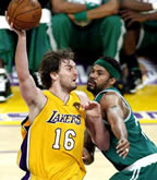 click for Lakers 2010 Playoff pictures (LA Daily News), NBA Finals vs. Celtics Game 1